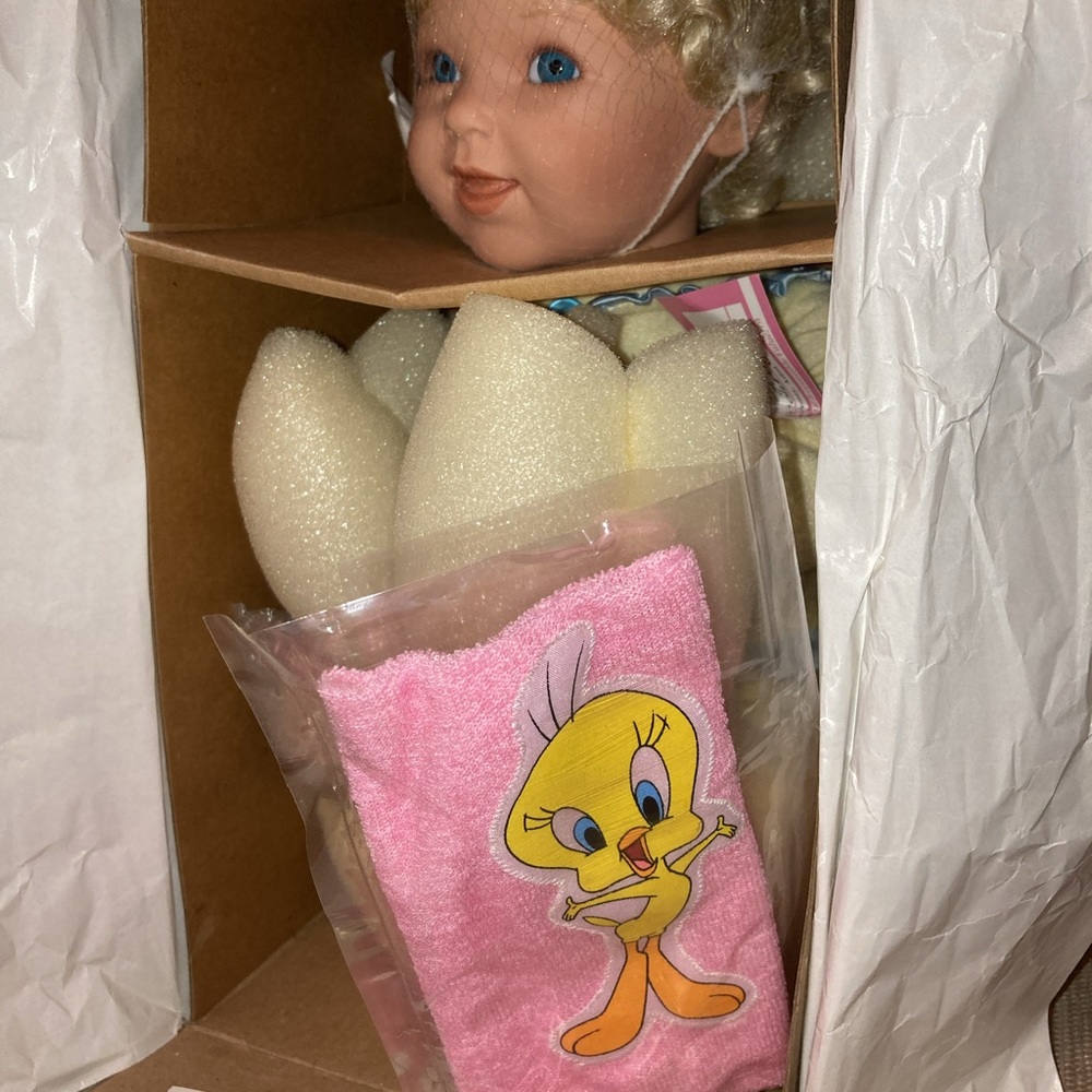 NEW “TUB TIME WITH TWEETY”  #93024 ASHTON-DRAKE ORIGINAL BOX & COA